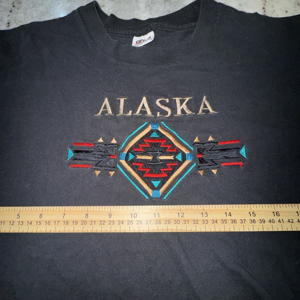 Vintage Anvil Size XL T Shirt Black Embroidered ALASKA Aztec Single Stitch - Picture 8 of 8